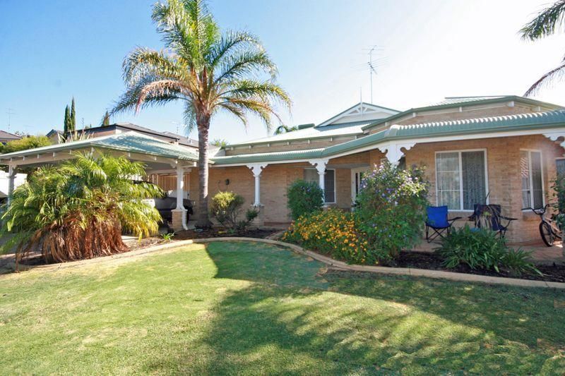 8 Staunton Rise, Halls Hea Property History & Address Research Domain