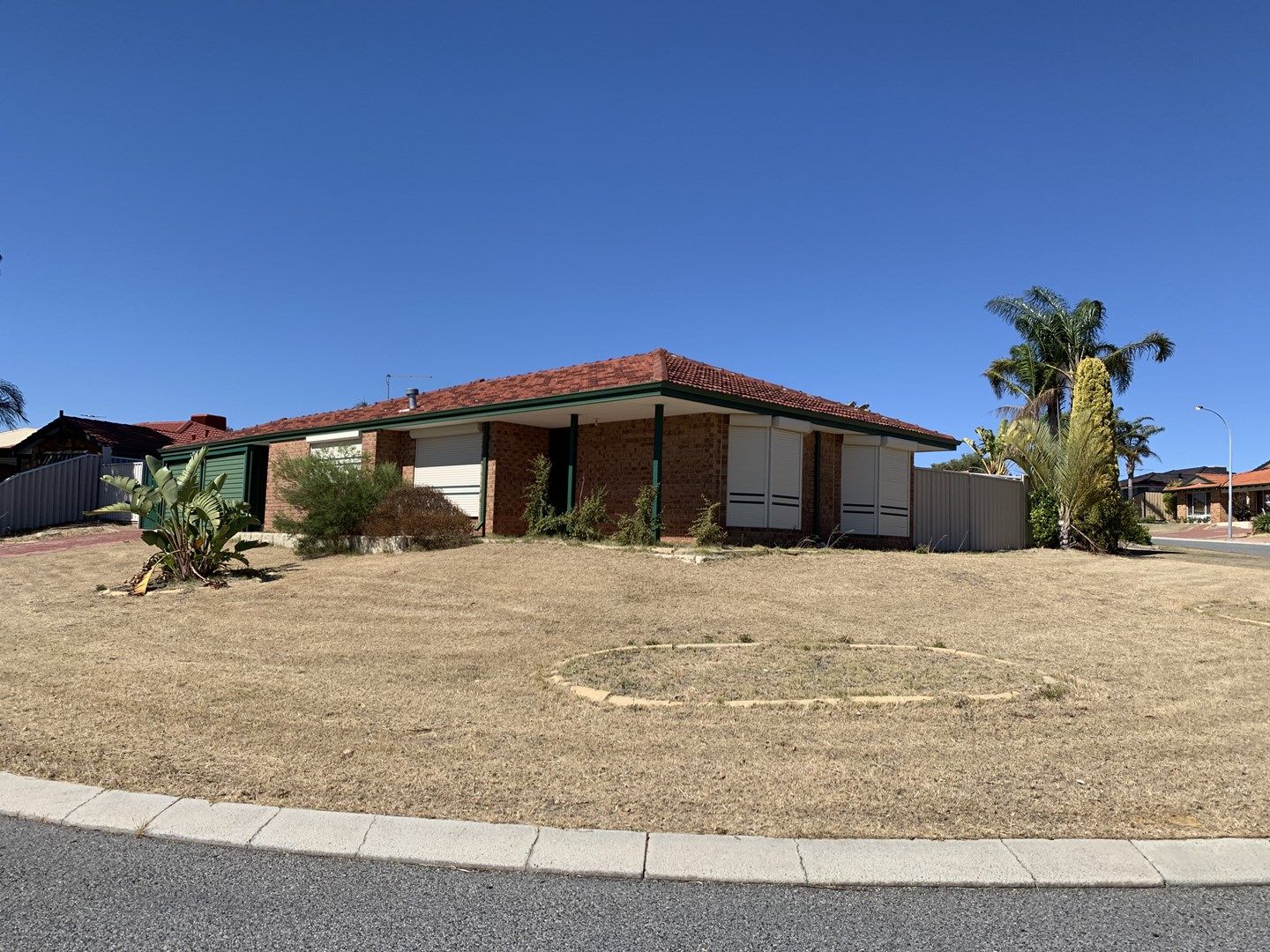 5 bedrooms House in 2 Emblem Loop ALEXANDER HEIGHTS WA, 6064