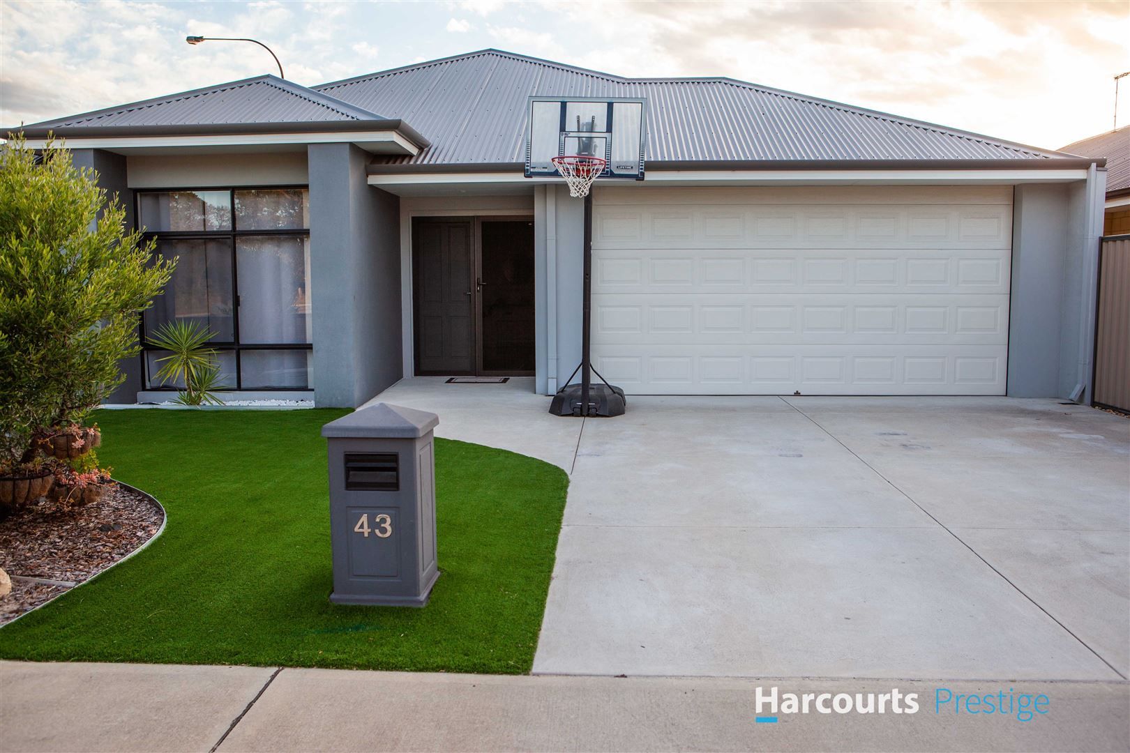 4 bedrooms House in 43 Garganey Grove SOUTHERN RIVER WA, 6110