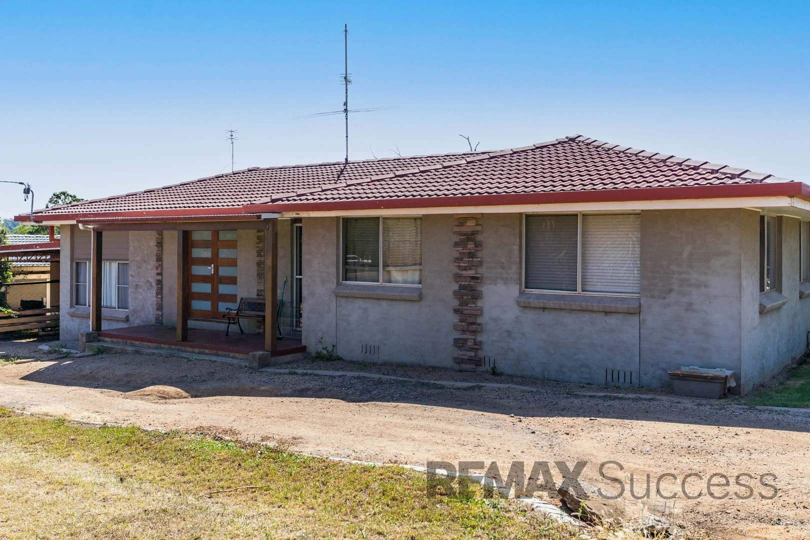 Primary image of 27 Euston Road, Glenvale QLD 4350