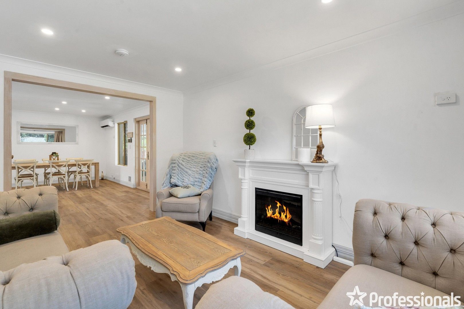 4 bedrooms House in 13 Silverhill Loop SEVILLE GROVE WA, 6112