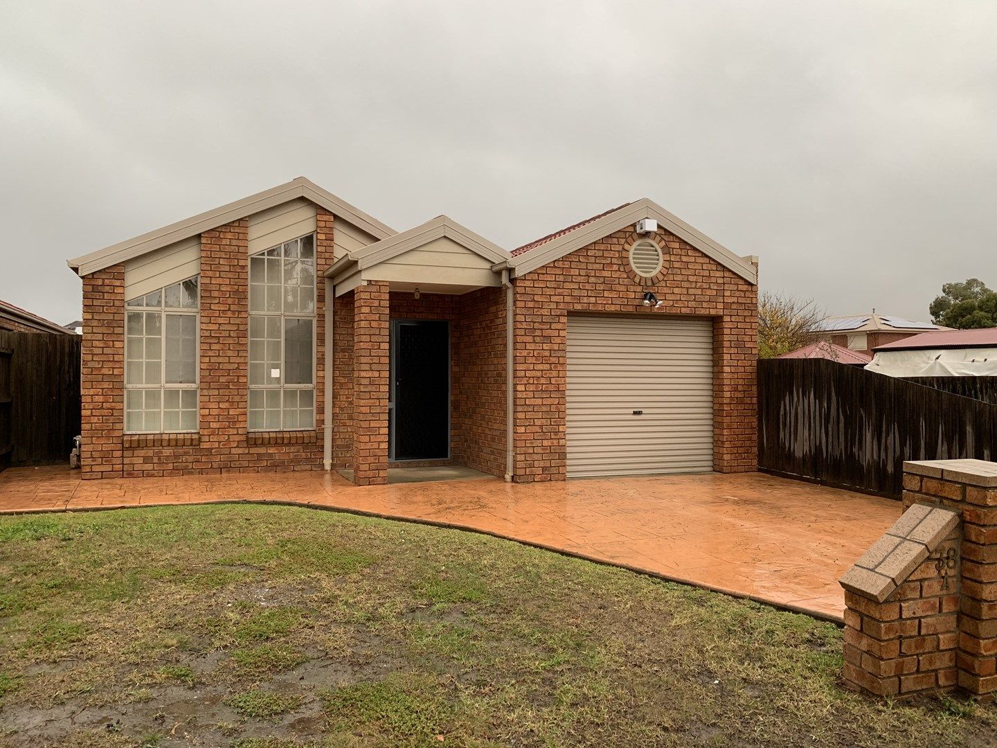 3 bedrooms Apartment / Unit / Flat in 38A Delbridge Drive SYDENHAM VIC, 3037