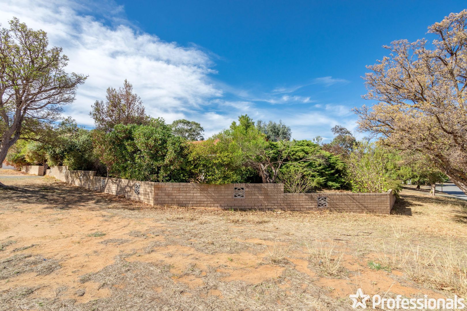 30 Banksia Road, Camillo WA 6111, Image 2