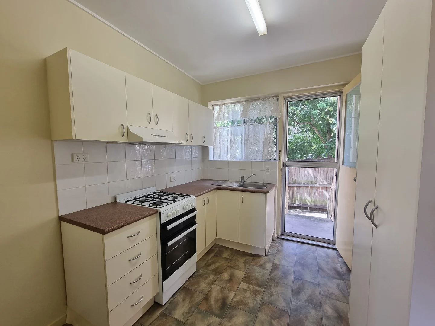 Additional image 5 of 4/11 Harty Street, Coorparoo QLD 4151