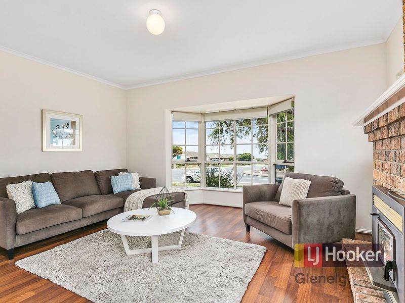 39 Rogana Crescent, Hallett Cove SA 5158, Image 2