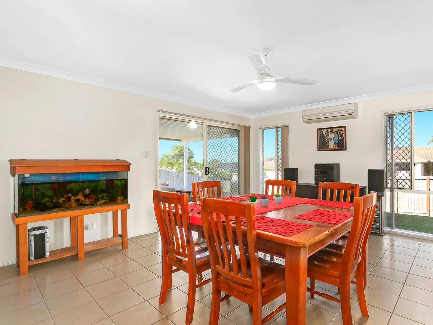 15 Fiddlewood Street, Victoria Point QLD 4165, Image 2