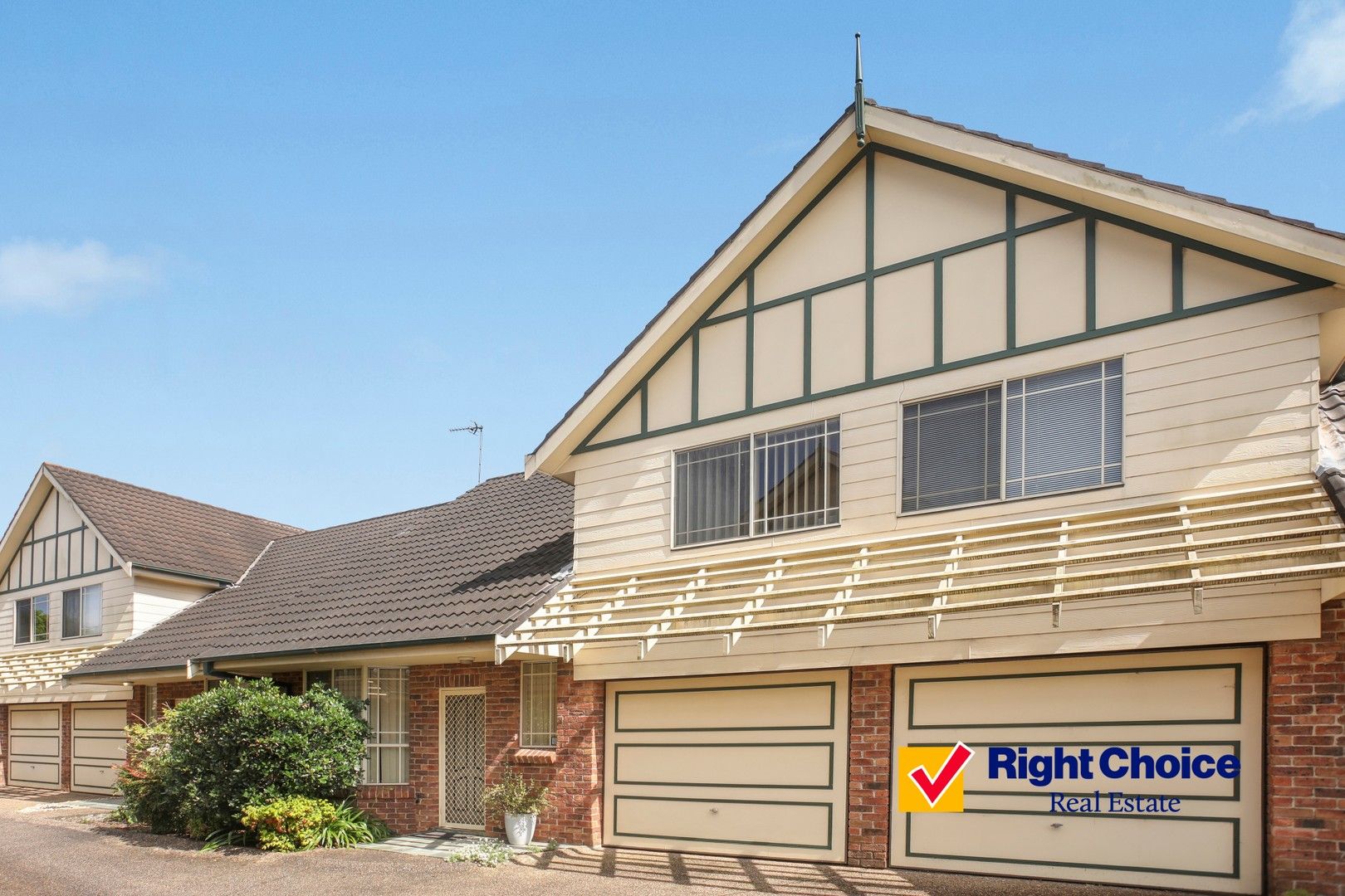 3 bedrooms Townhouse in 4/26-28 Bateman Avenue ALBION PARK RAIL NSW, 2527