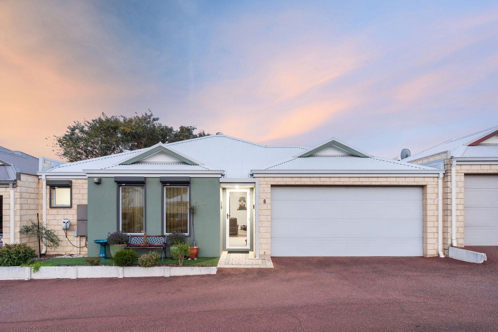 4 bedrooms House in 6/3 Mountain View KELMSCOTT WA, 6111