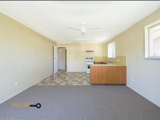 Units 1/2 -3 Casuarina Street, Slade Point QLD 4740, Image 2