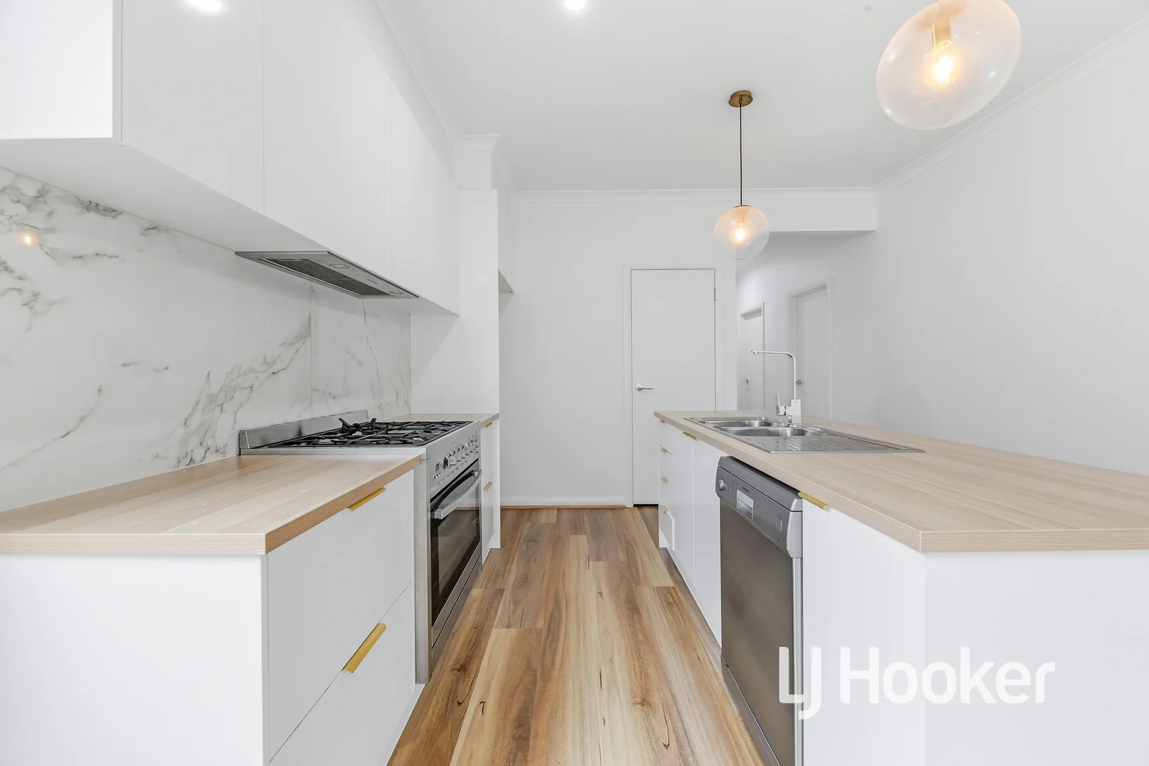 Additional image 3 of 10 Diplomat Crescent, Cranbourne South VIC 3977