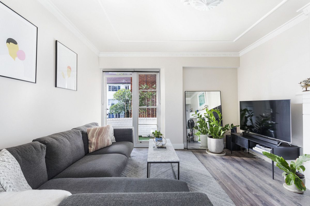 2 bedrooms Apartment / Unit / Flat in 7/6-8 Ithaca Road ELIZABETH BAY NSW, 2011