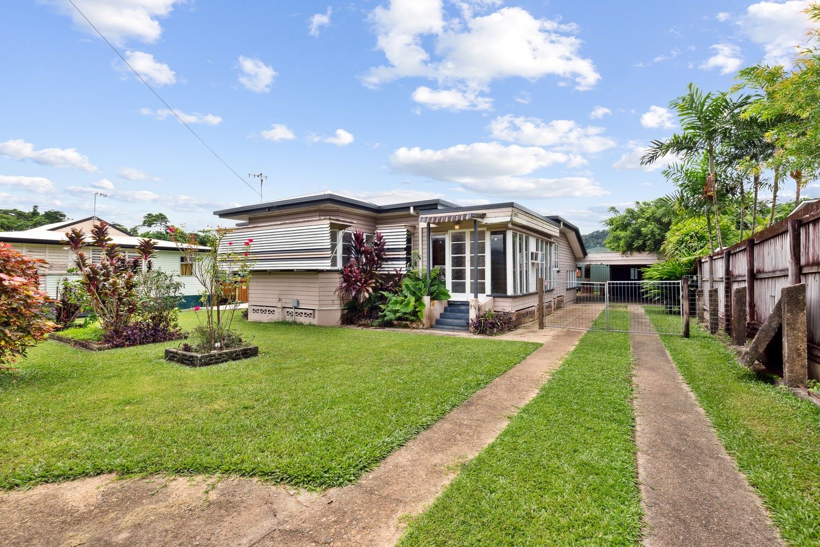 33 Mossman Street, Mossman QLD 4873, Image 0