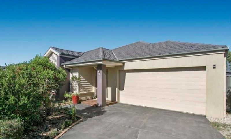 19 Perry Circuit, Cranbourne North VIC 3977, Image 0