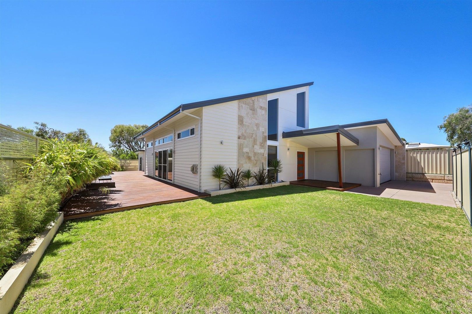 4 bedrooms House in 54a Gloucester Crescent SHOALWATER WA, 6169