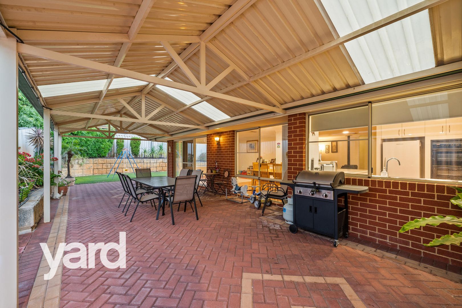 14 Aylesbury Close, Jandakot WA 6164, Image 2