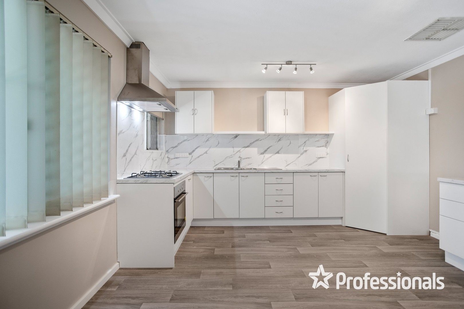 3 bedrooms House in 25 walcha way armadale ARMADALE WA, 6112