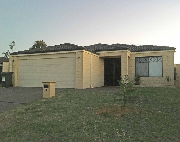 4 Napoleon Way, Bertram WA 6167