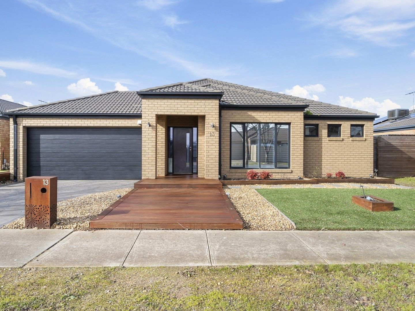 4 bedrooms House in 13 Emperor Parade TARNEIT VIC, 3029