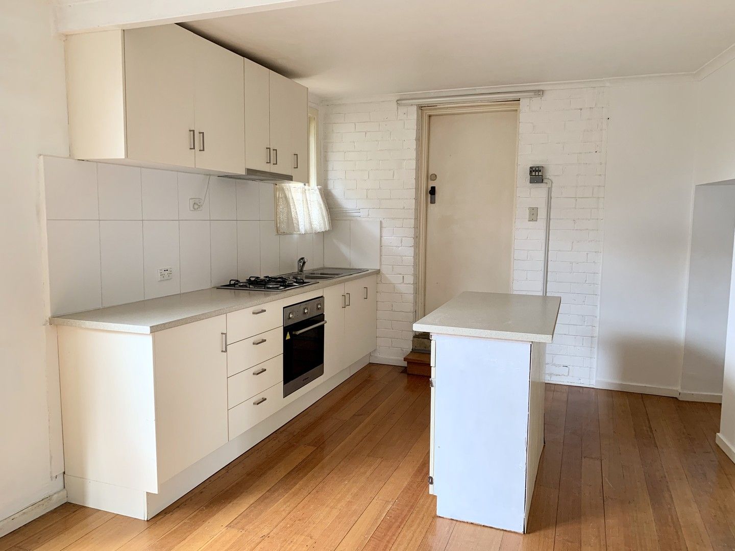 2 bedrooms Apartment / Unit / Flat in 2/103 Husband Road FOREST HILL VIC, 3131