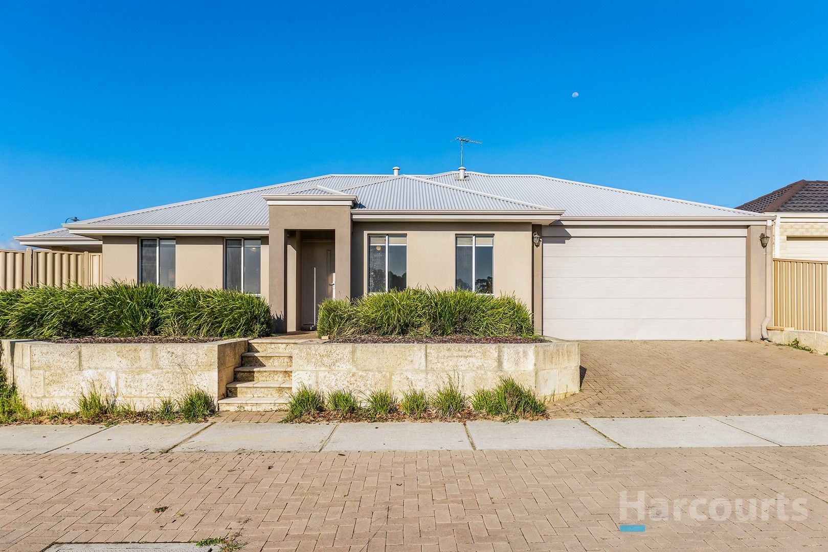 3 bedrooms House in 30 Sacramento Parade HOCKING WA, 6065