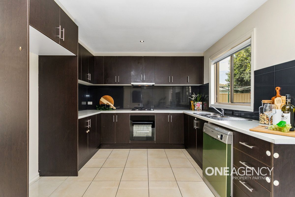 2/1 Chelmsford Place, Seabrook VIC 3028, Image 1