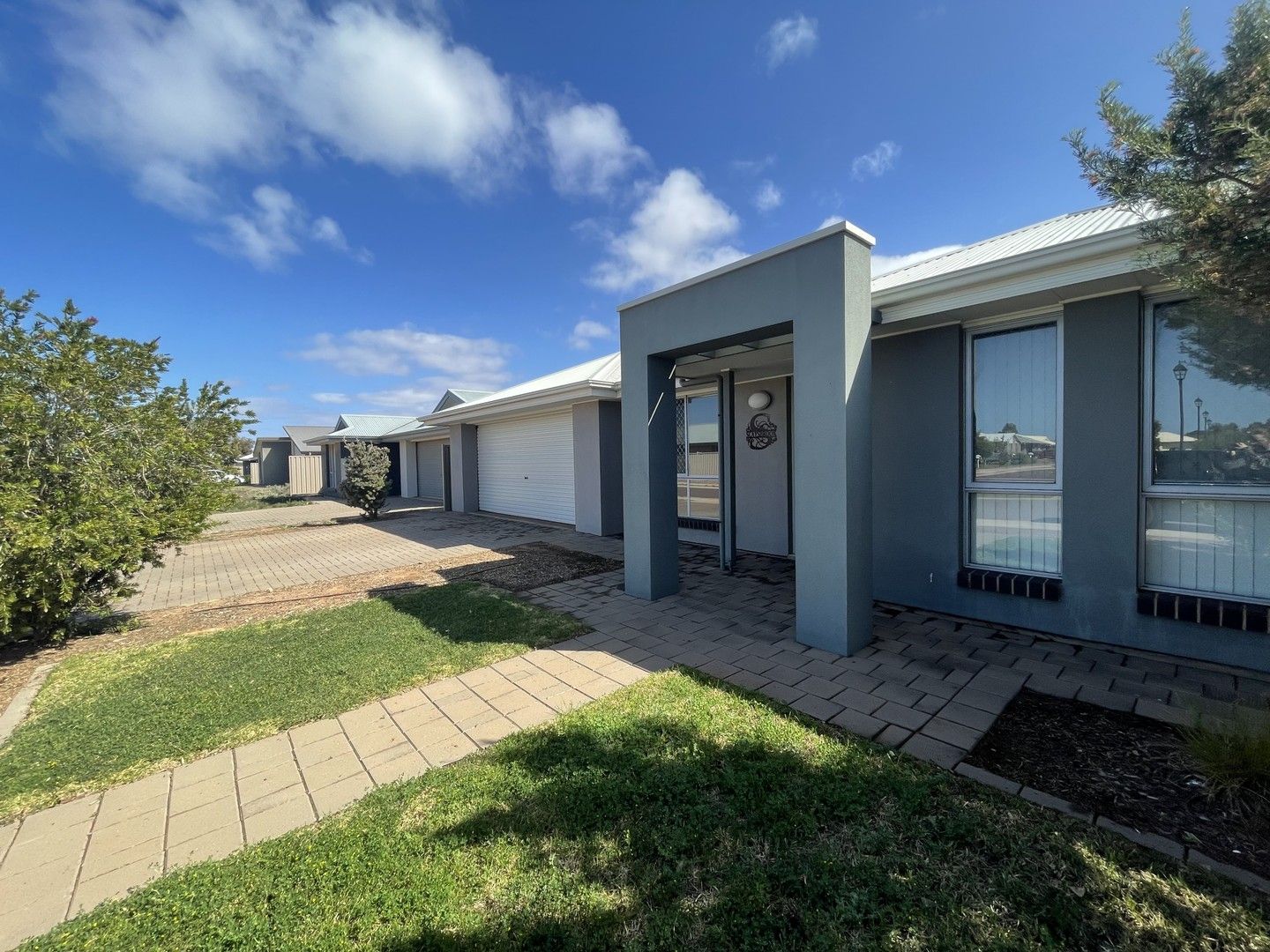 4 bedrooms House in 42 McInnes Avenue WHYALLA JENKINS SA, 5609