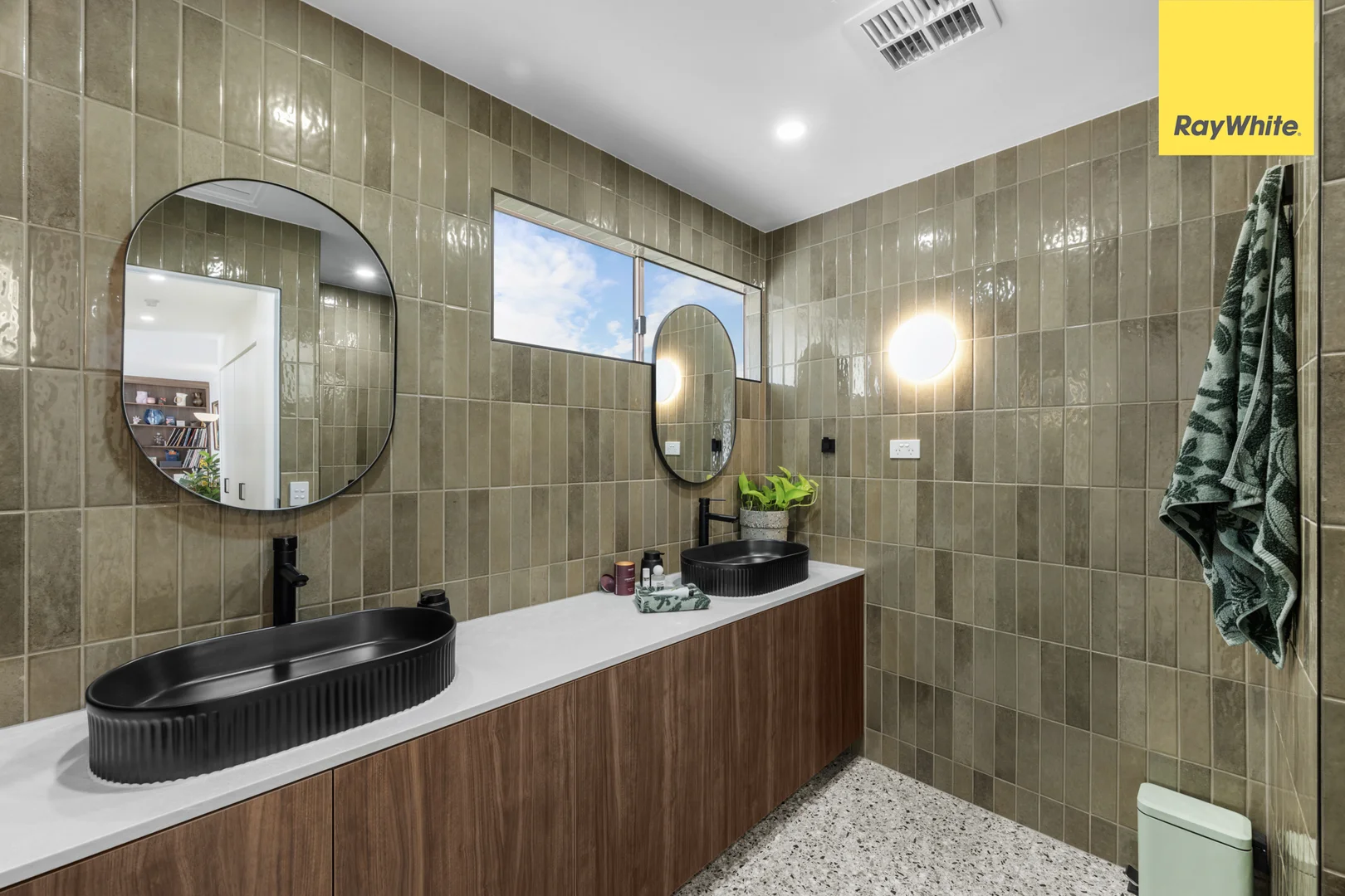 Additional image 18 of 8 Cromwell Close, Melton South VIC 3338