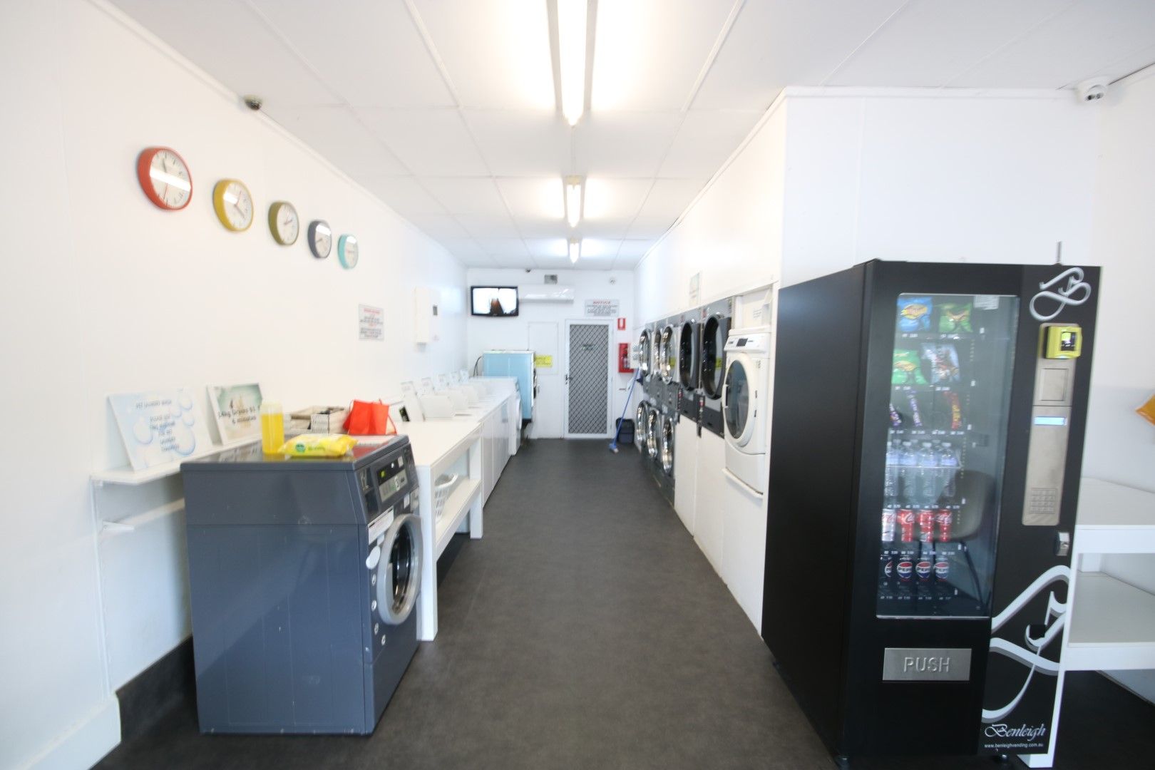 LAUNDROMAT -/58 Mackay St, Rochester VIC 3561, Image 2