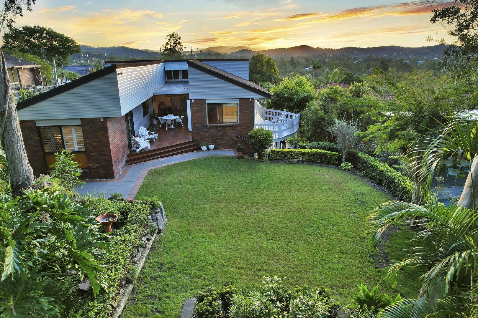 4 bedrooms House in 76 Bernarra Street THE GAP QLD, 4061