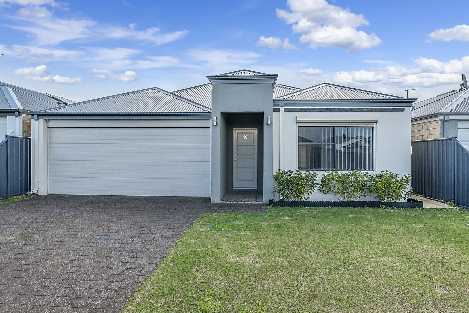 4 bedrooms House in 16 Japoon Vista BALDIVIS WA, 6171