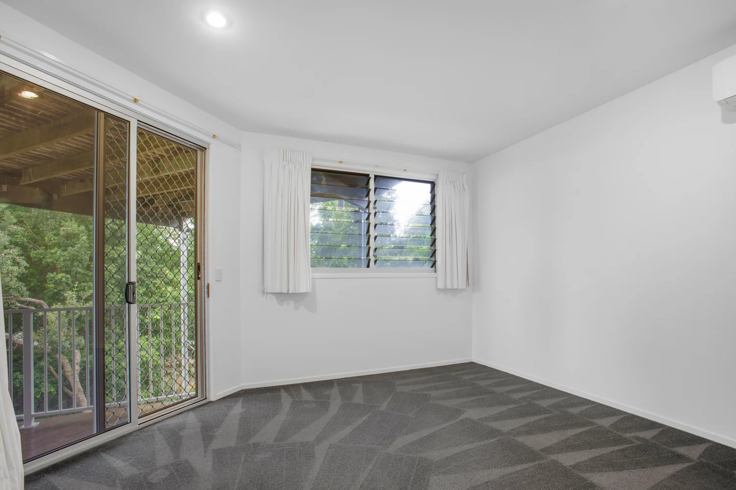 Additional image 9 of 34 Yakola Parade, Alexandra Headland QLD 4572