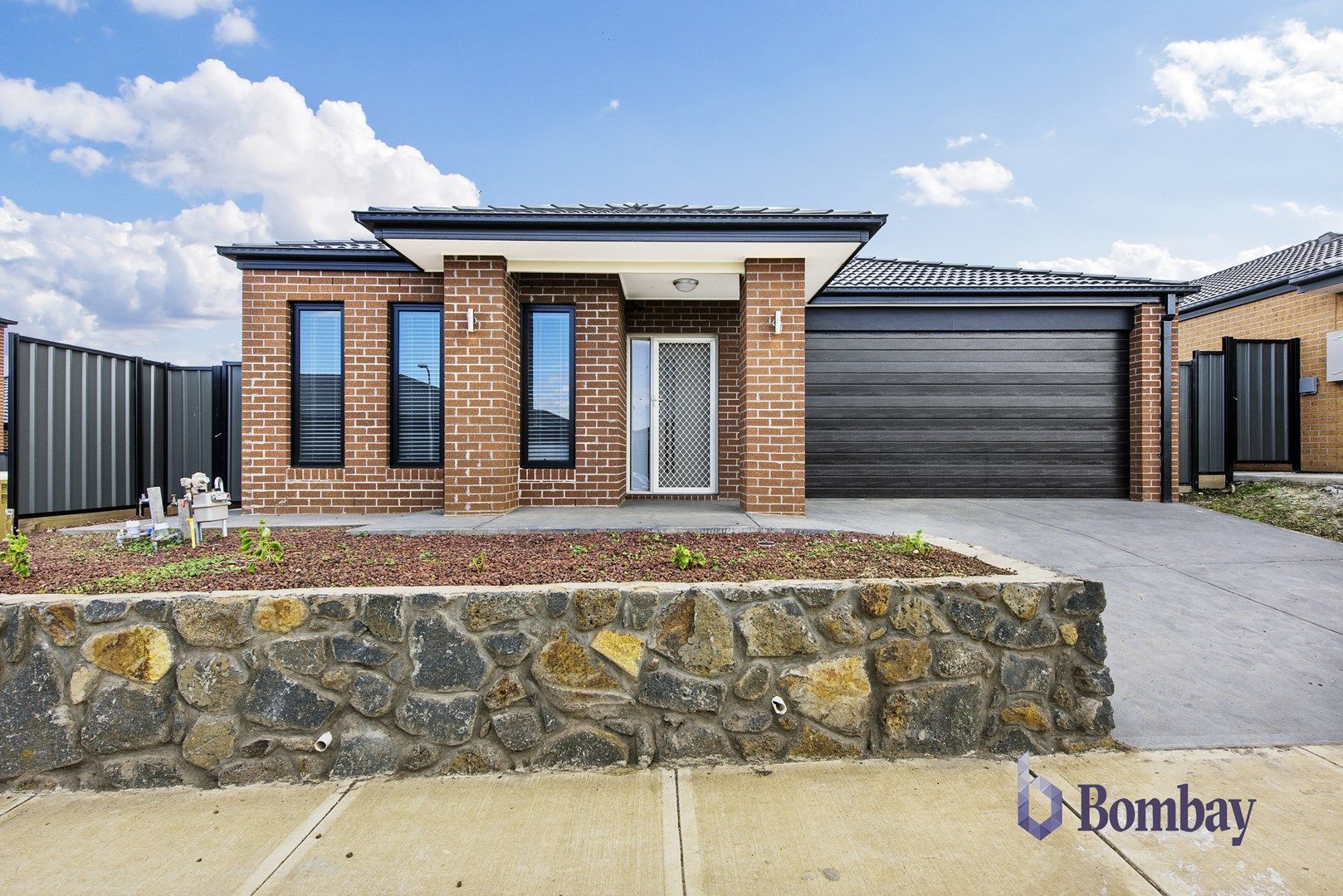 4 bedrooms House in 3 Metro Avenue KALKALLO VIC, 3064