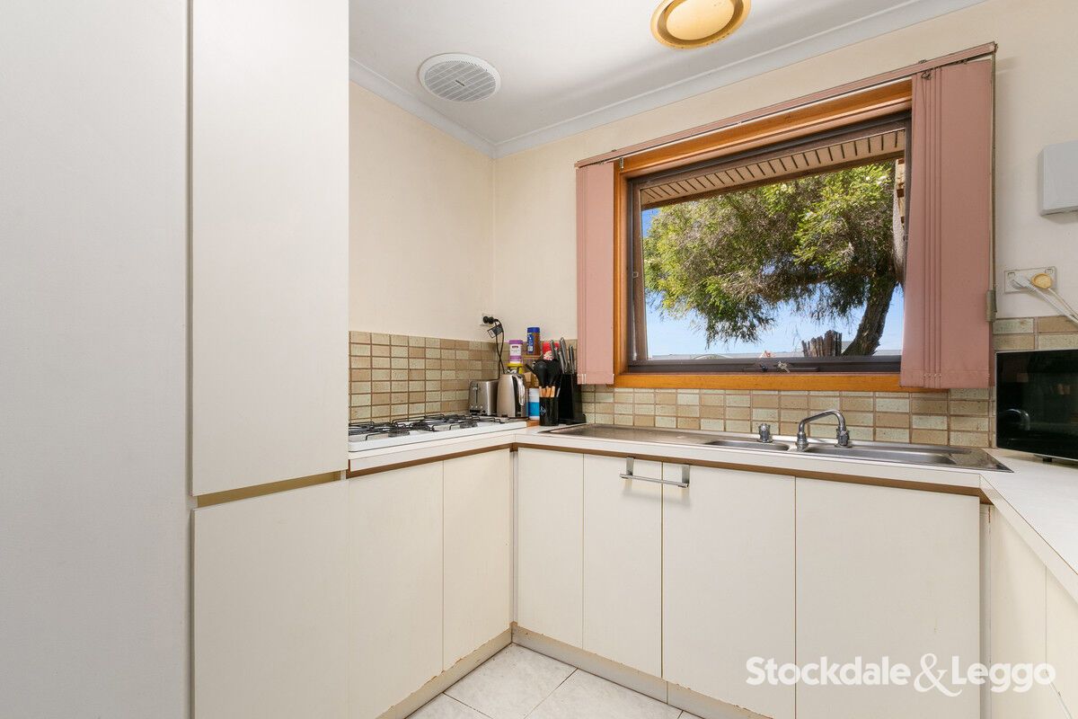 8 Strath Place, Morwell VIC 3840, Image 2
