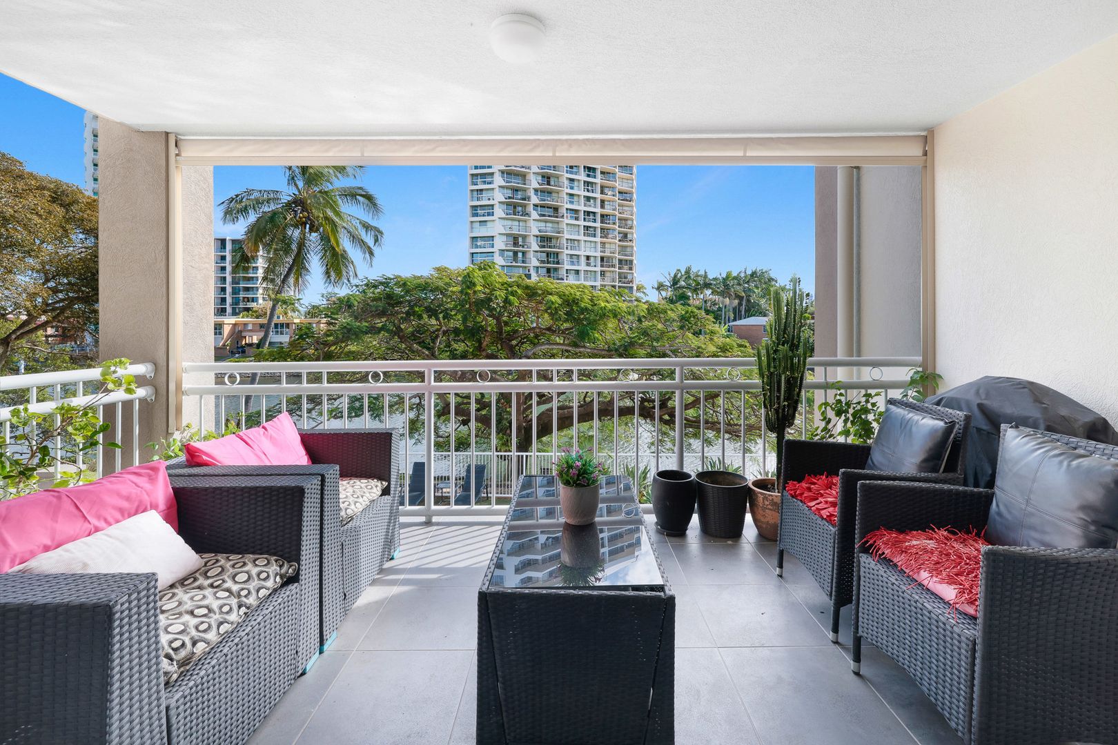 10/16 Paradise Island, Surfers Paradise QLD 4217, Image 2