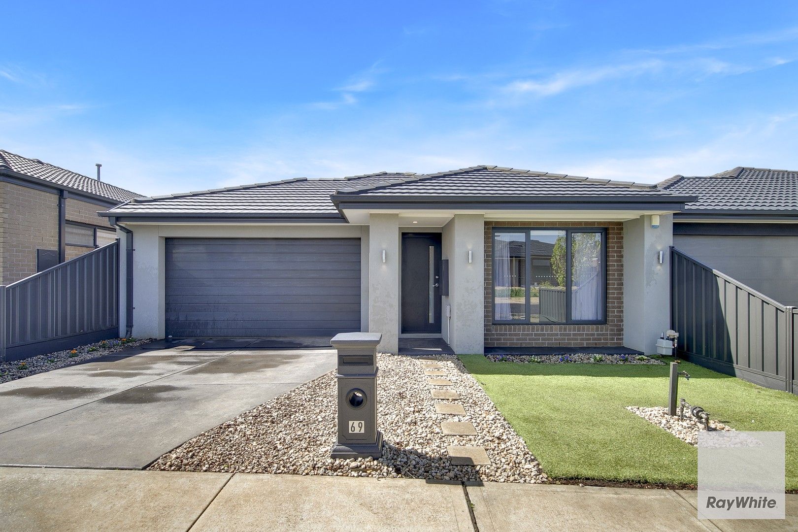 3 bedrooms House in 69 Legrange Crescent FRASER RISE VIC, 3336