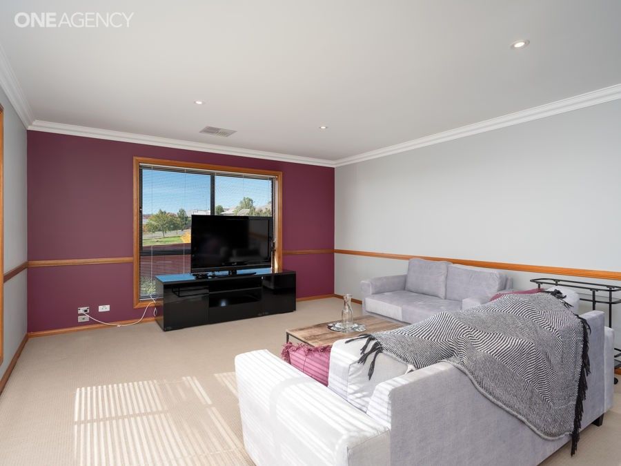 1 & 2 / 9 Osterley Street, Bourkelands NSW 2650, Image 1