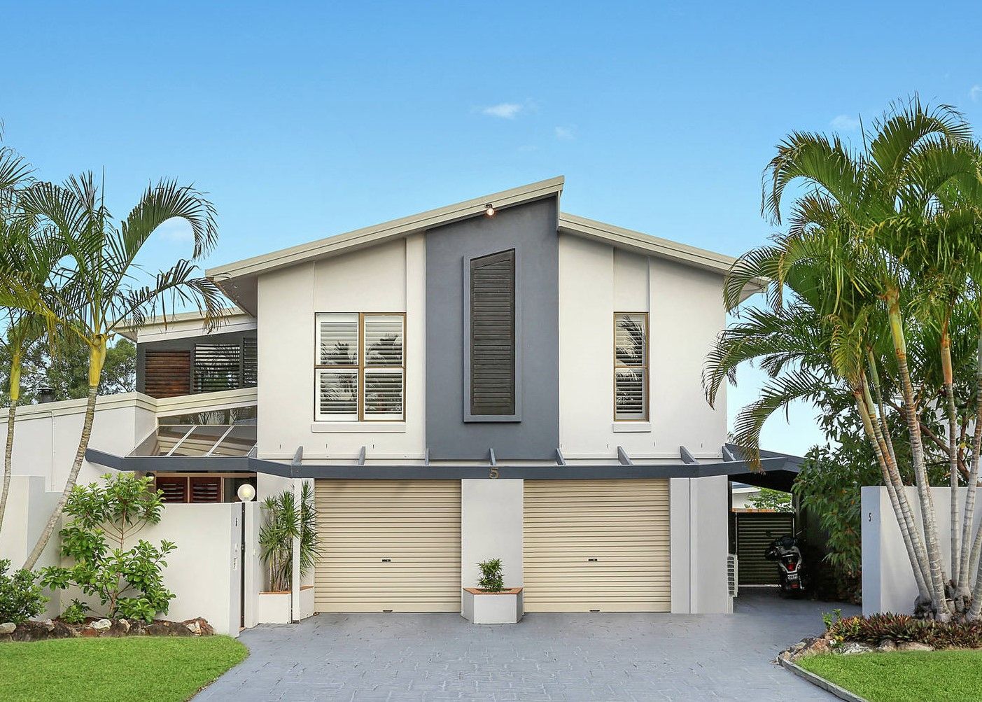 5 bedrooms House in 5 Milpera Retreat NOOSA HEADS QLD, 4567