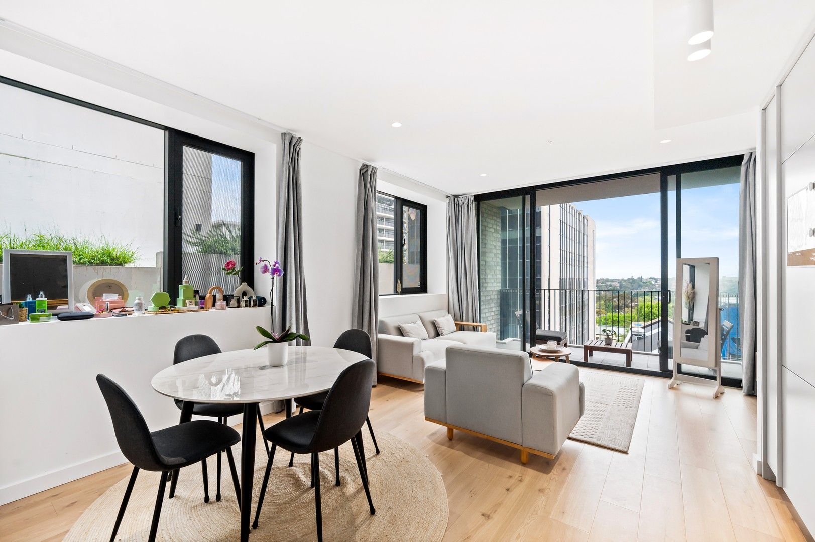 1 bedrooms Apartment / Unit / Flat in 609/20 Spring Street BONDI JUNCTION NSW, 2022