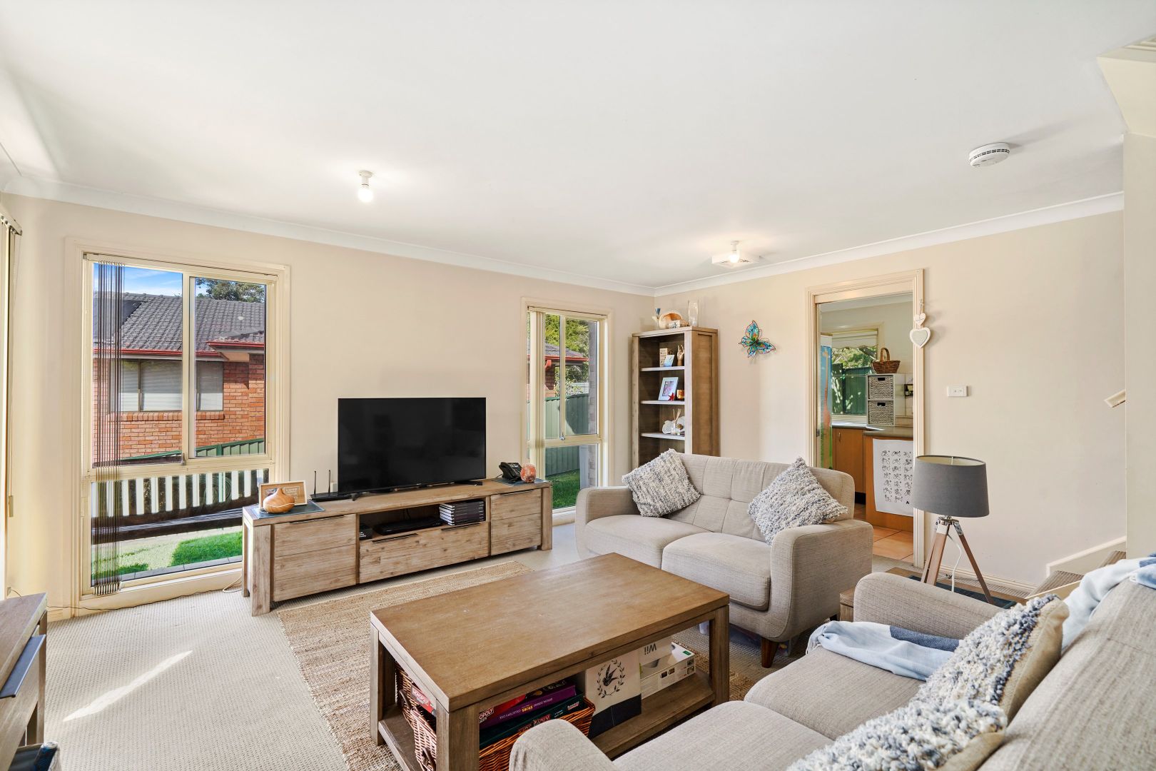 4 Madison Place, Berkeley Vale NSW 2261, Image 2