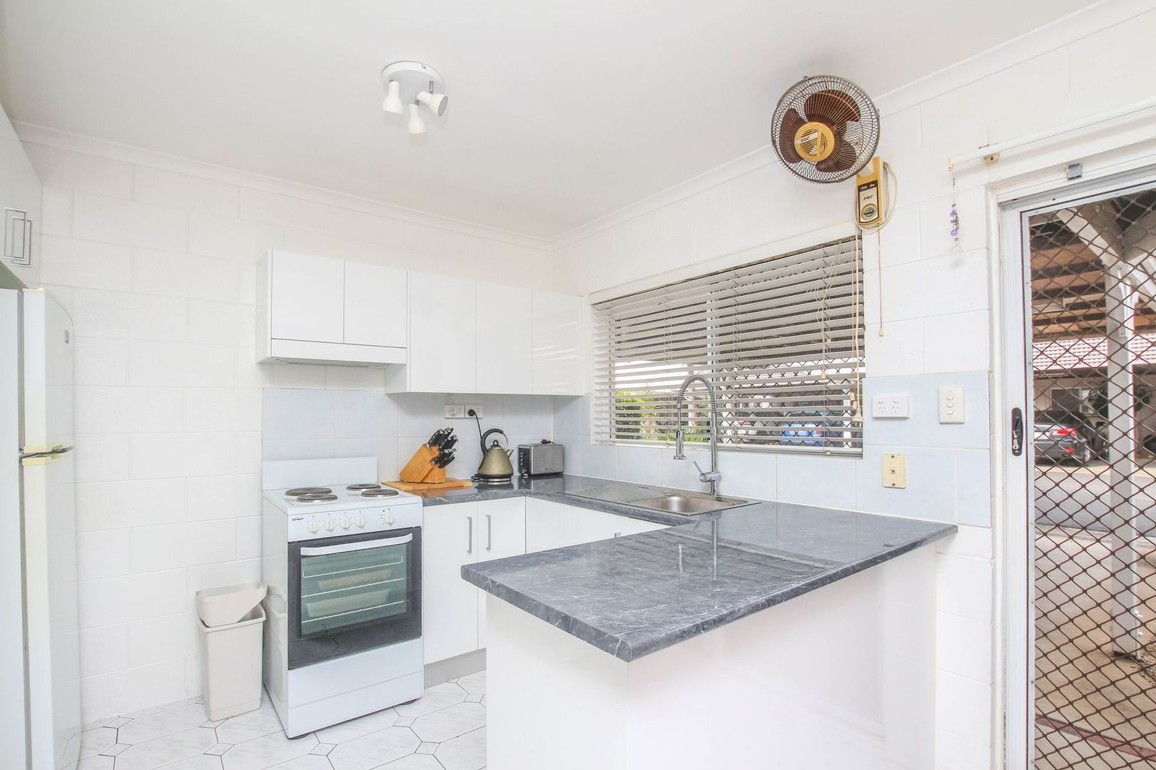 28/6-8 Cannon Street, Manunda QLD 4870, Image 2