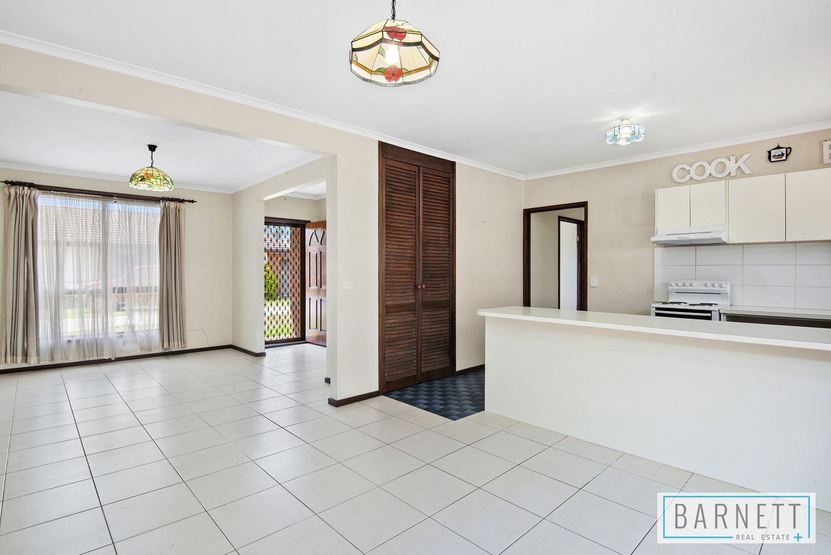 2/27-29 Brunel Close, Lara VIC 3212, Image 2