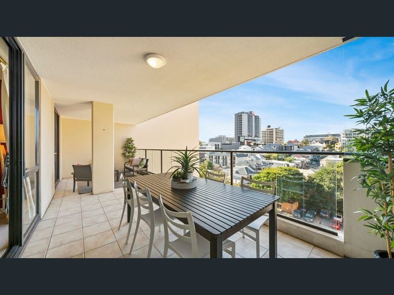 2 bedrooms Apartment / Unit / Flat in 38/287 Wickham Terrace SPRING HILL QLD, 4000