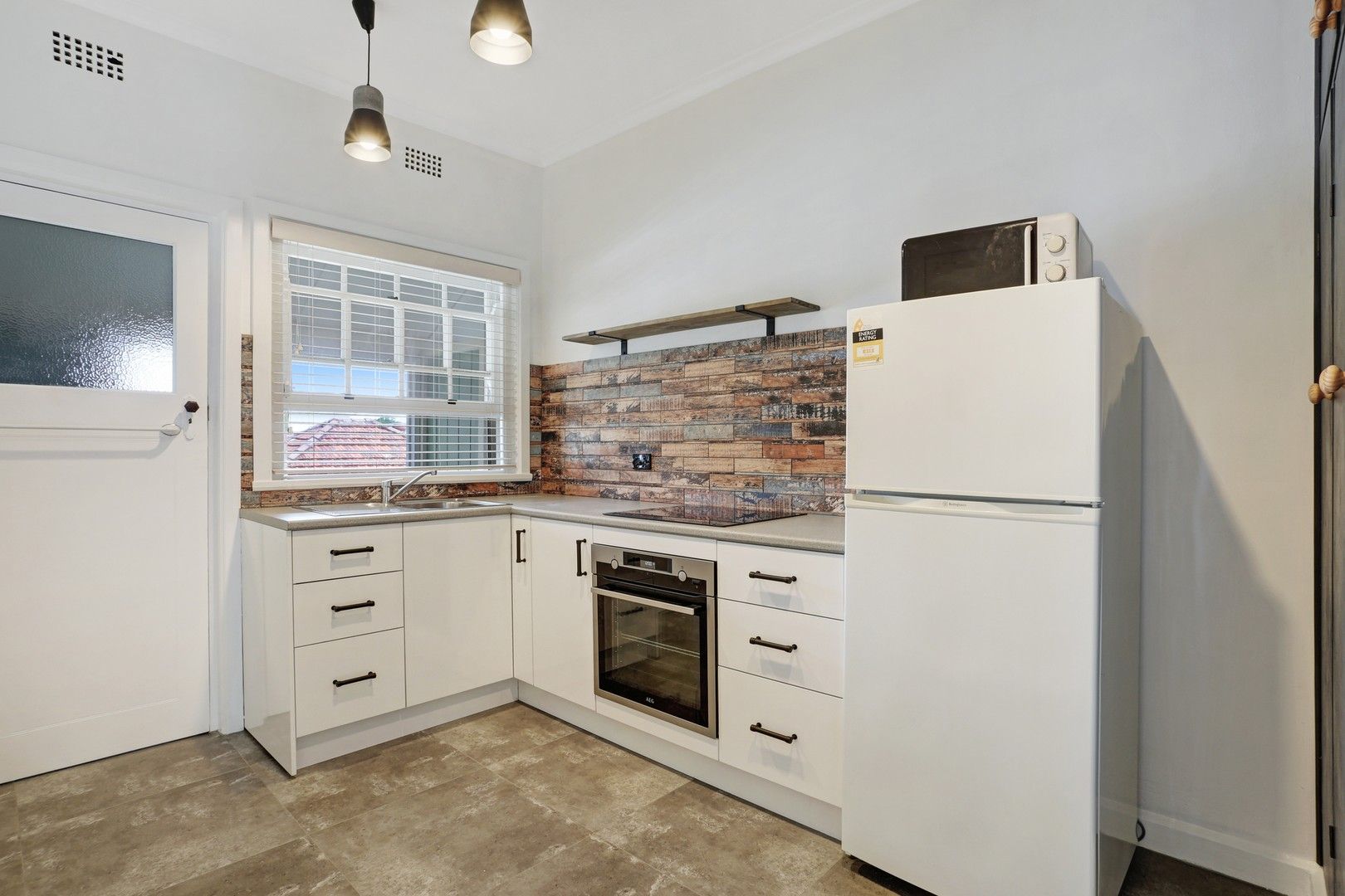 2 bedrooms Apartment / Unit / Flat in 3/159 Denison Street HAMILTON NSW, 2303