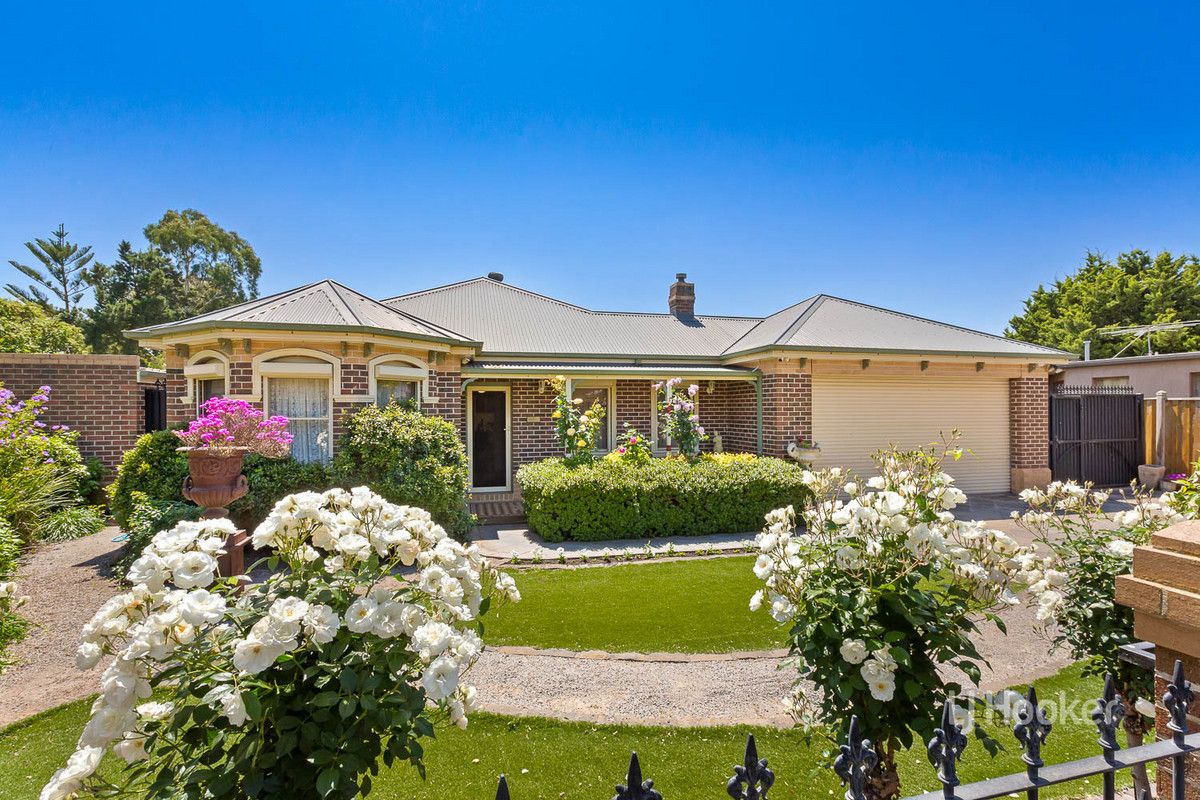 1/4 Riverbend Crescent, Werribee VIC 3030 Domain