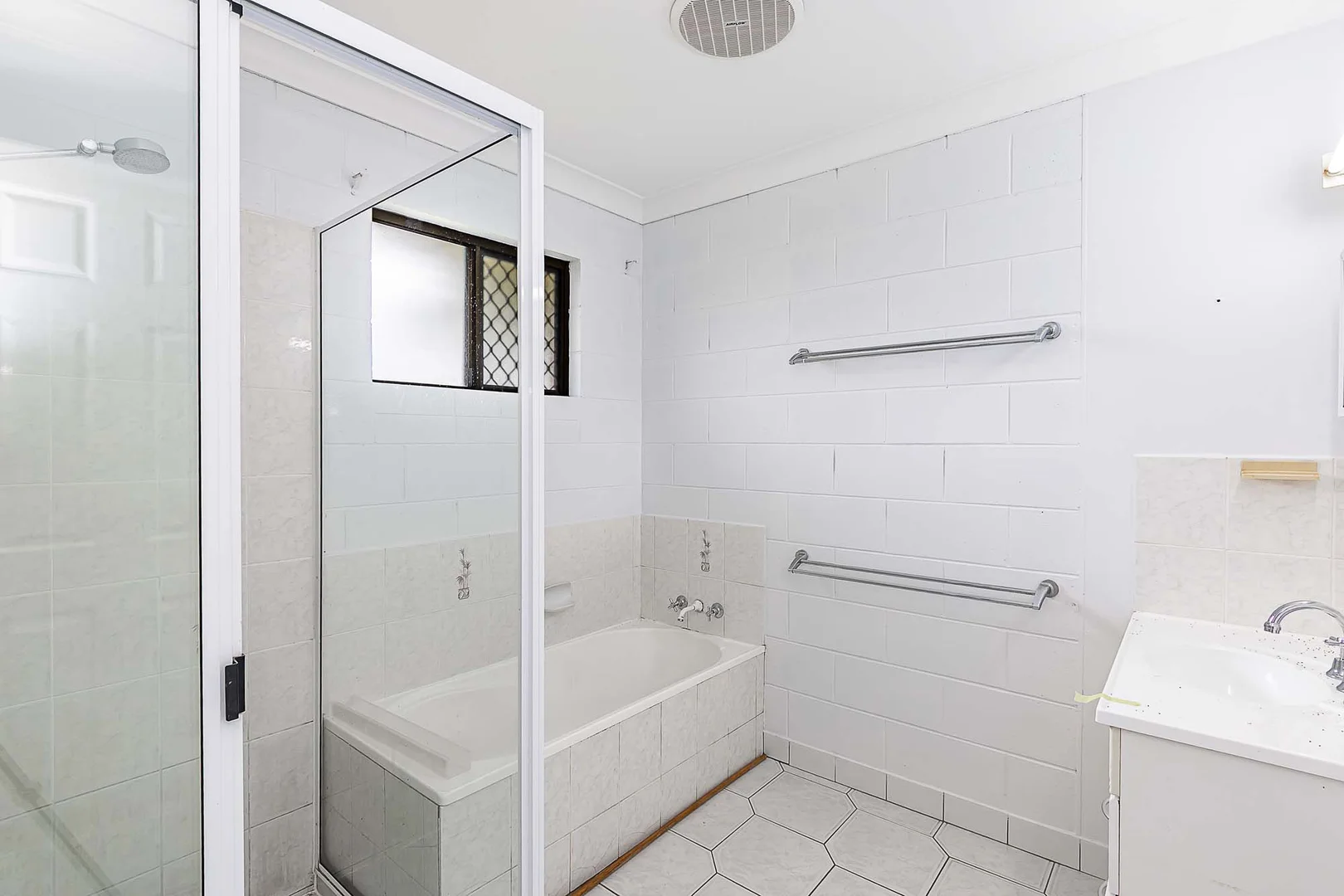 Additional image 6 of 29 Doncaster Way, Mount Louisa QLD 4814