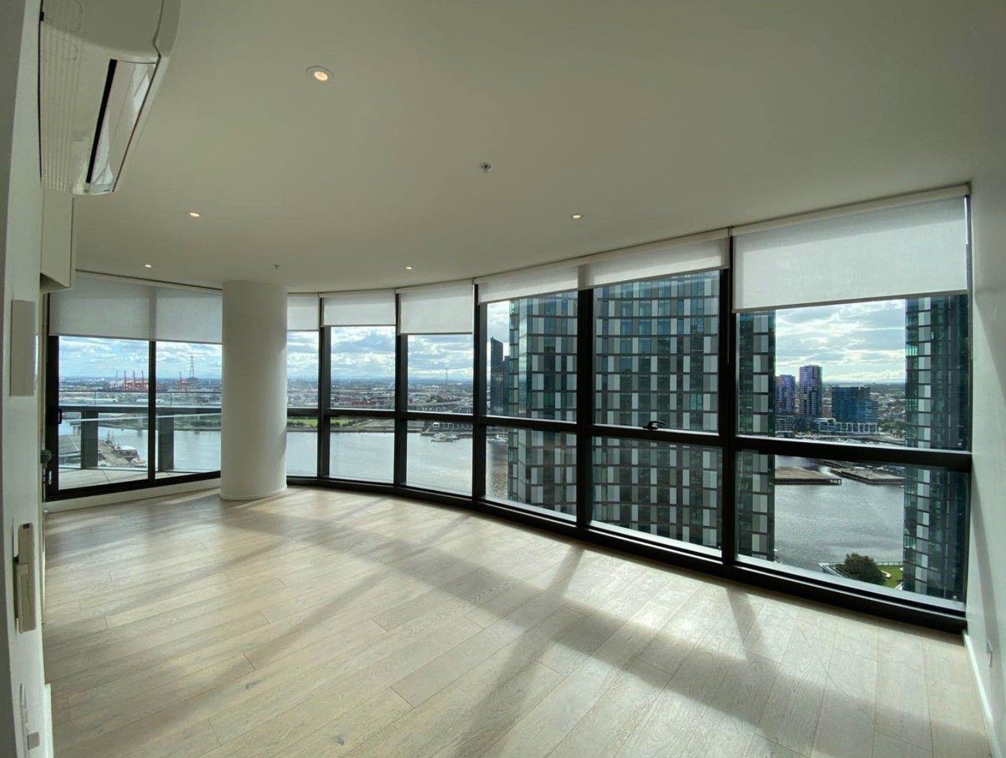 2 bedrooms Apartment / Unit / Flat in 2410N/889 Collins Street DOCKLANDS VIC, 3008