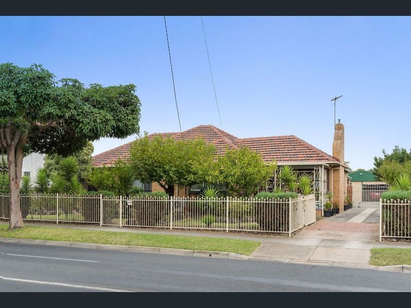 4 bedrooms House in 579-581 Thompsons Road NORLANE VIC, 3214