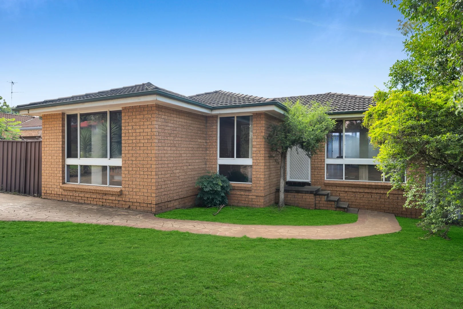 1 and 1A Turquoise Place, Eagle Vale NSW 2558