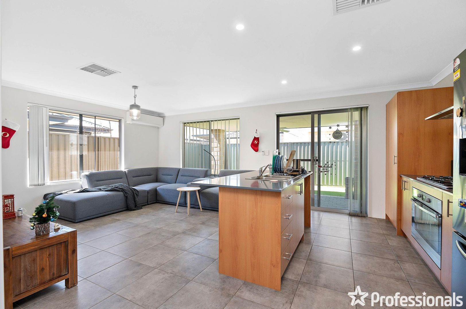 9 Cadaga Way, Piara Waters WA 6112, Image 1