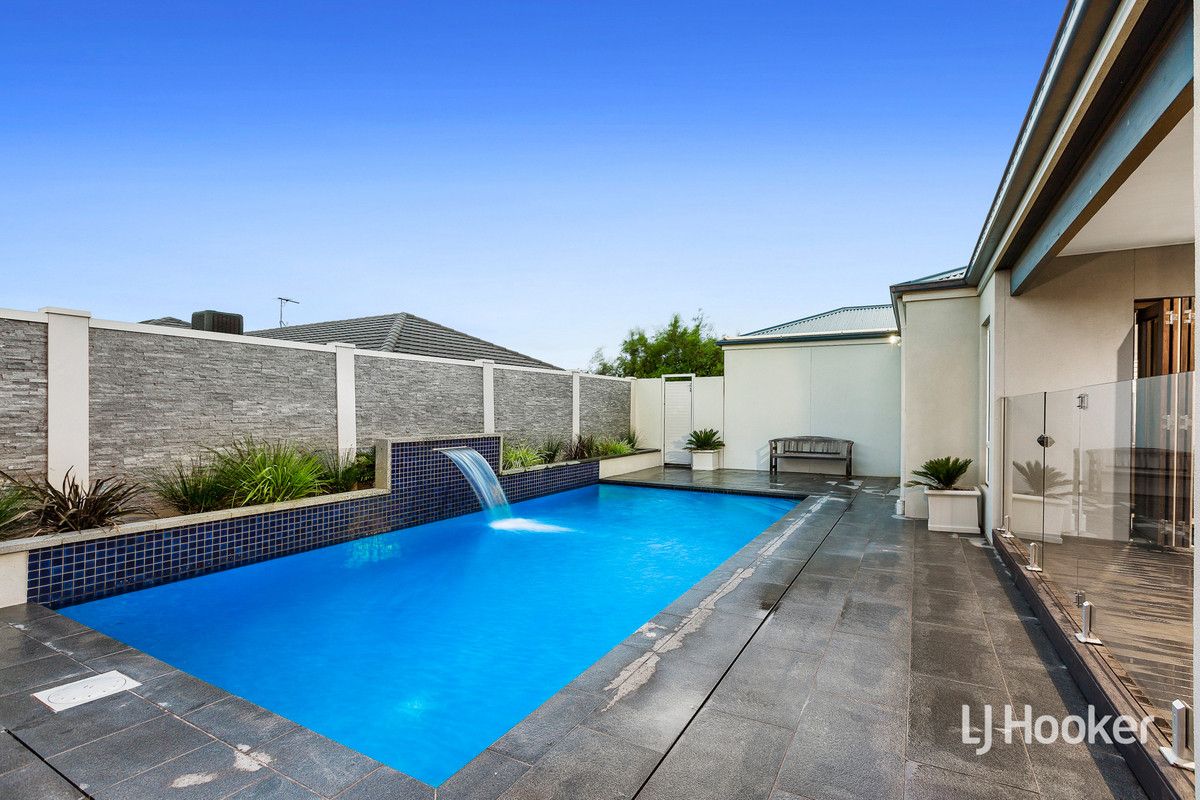 31 Maple Leaf Crescent, Point Cook VIC 3030, Image 1
